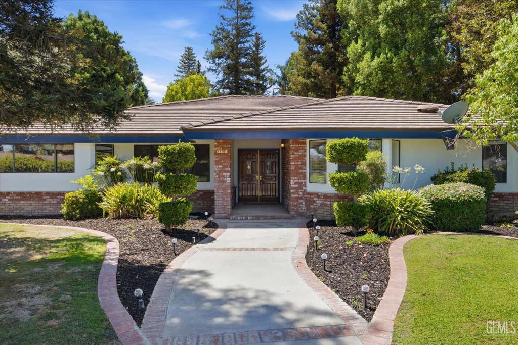 Photo of 11701 Palm Avenue, Bakersfield, CA 93312 (MLS # 202608130)