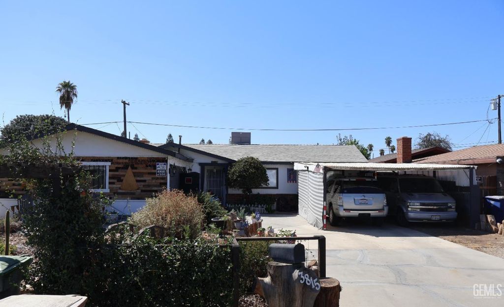 Photo of 3815 Hoffman Avenue, Bakersfield, CA 93309 (MLS # 202604066)