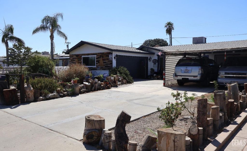 Photo of 3815 Hoffman Avenue, Bakersfield, CA 93309 (MLS # 202604066)