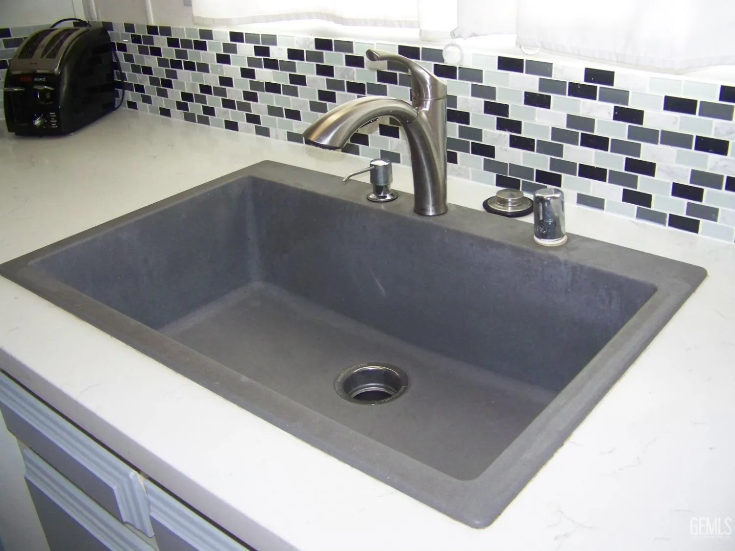 Bakersfield, California 93301, United States, 2 Bedrooms Bedrooms, ,2 BathroomsBathrooms,Residential,Active,90173