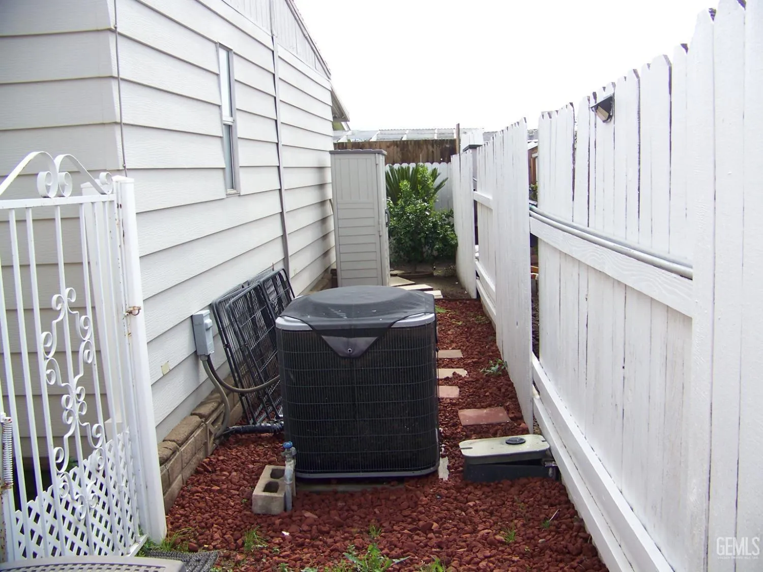 Bakersfield, California 93301, United States, 2 Bedrooms Bedrooms, ,2 BathroomsBathrooms,Residential,Active,90173