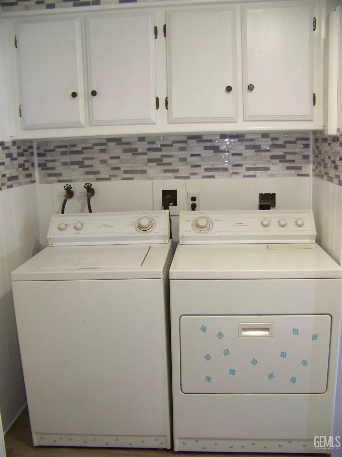 Bakersfield, California 93301, United States, 2 Bedrooms Bedrooms, ,2 BathroomsBathrooms,Residential,Active,90173