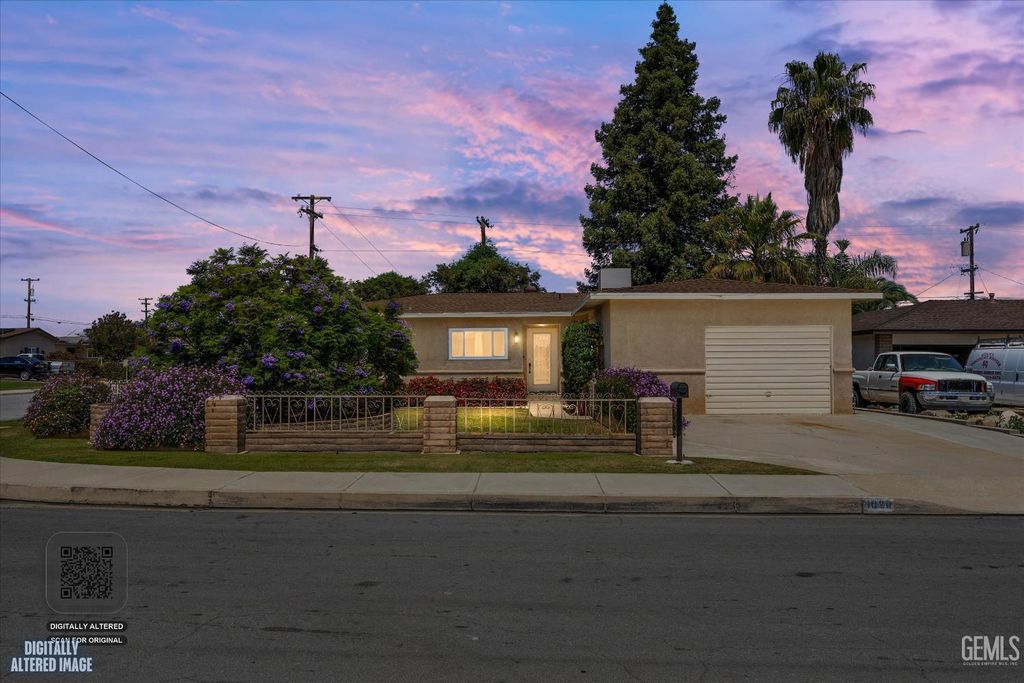 Photo of 1020 Roberts Lane, Bakersfield, CA 93308 (MLS # 202604811)