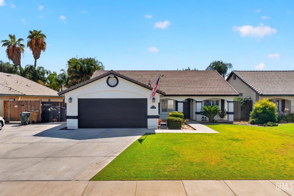 Photo of 12509 Grand Teton Drive, Bakersfield, CA 93312 (MLS # 202610174)