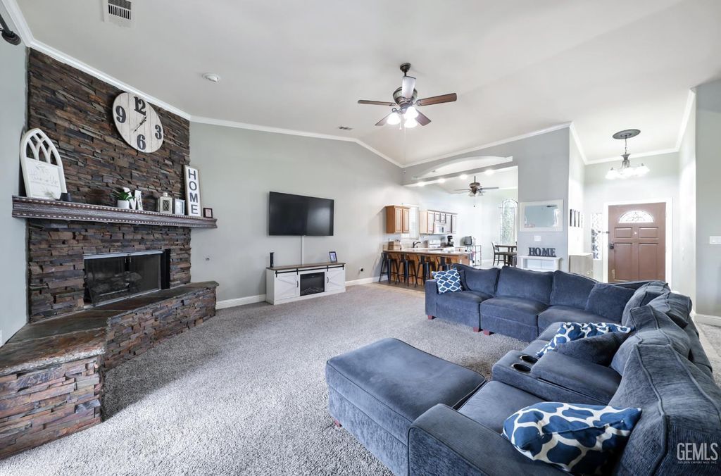 Photo of 325 Dani Rose Lane, Bakersfield, CA 93308 (MLS # 202603510)