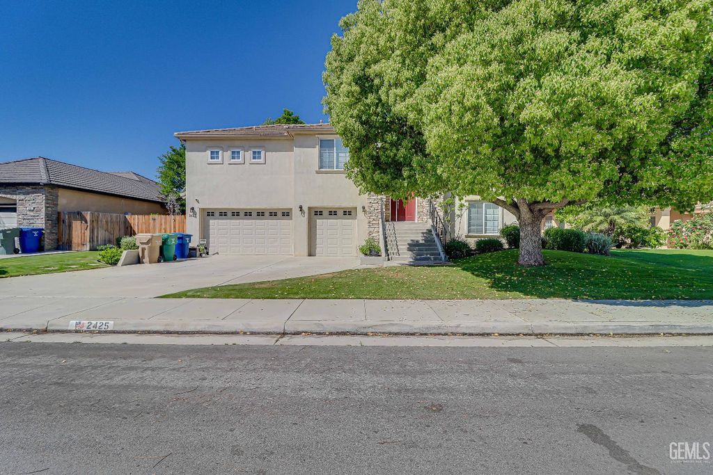 Photo of 2425 Ollie Court, Bakersfield, CA 93314 (MLS # 202603589)