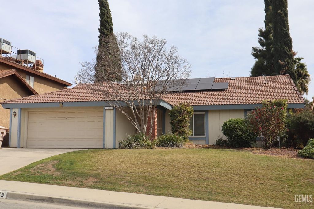 Photo of 2605 Puder Street, Bakersfield, CA 93306 (MLS # 202511413)
