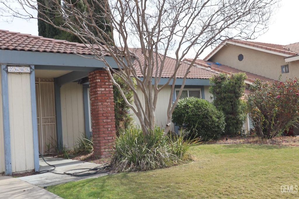 Photo of 2605 Puder Street, Bakersfield, CA 93306 (MLS # 202511413)