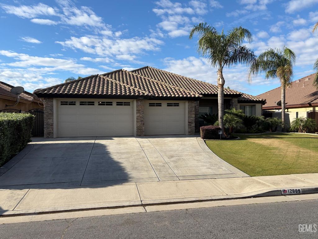 Photo of 12009 Trackside Drive, Bakersfield, CA 93312 (MLS # 202603793)