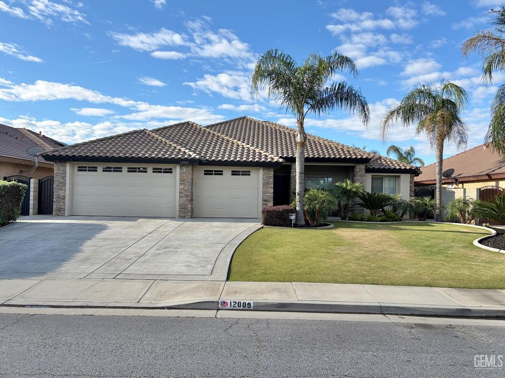 Photo of 12009 Trackside Drive, Bakersfield, CA 93312 (MLS # 202603793)
