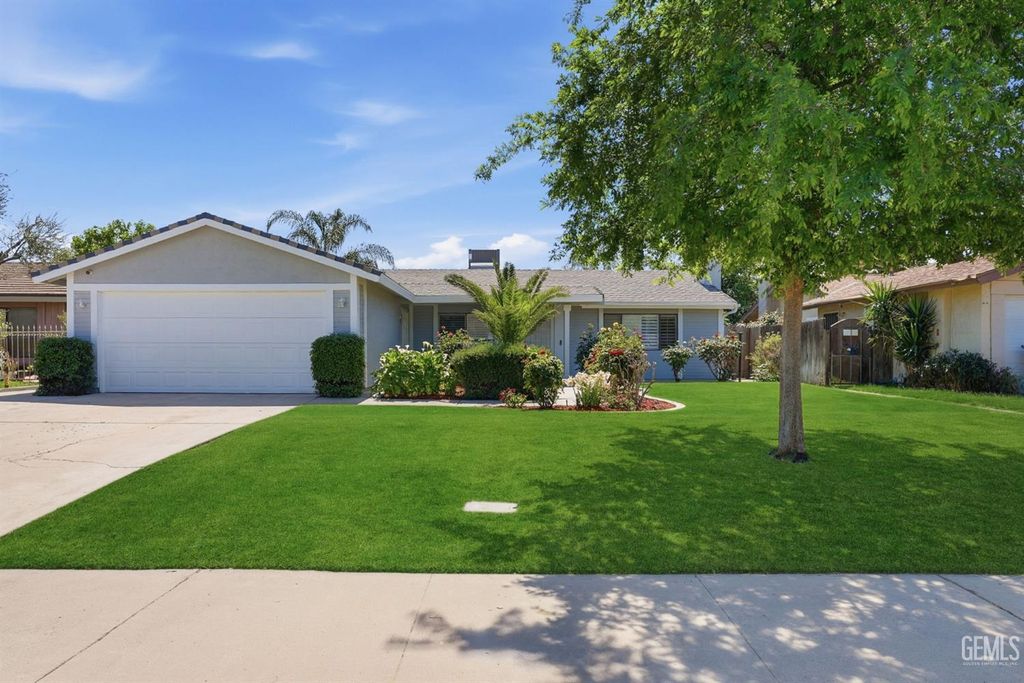 Photo of 3417 Alum Avenue, Bakersfield, CA 93309 (MLS # 202603832)