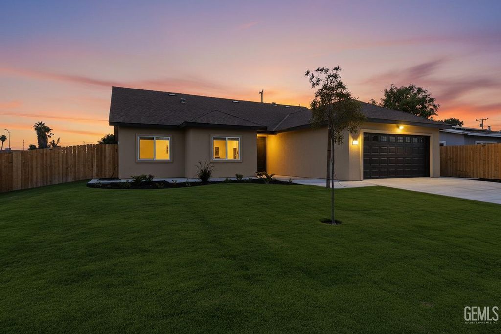 Photo of 4519 Vern Street, Bakersfield, CA 93307 (MLS # 202510664)