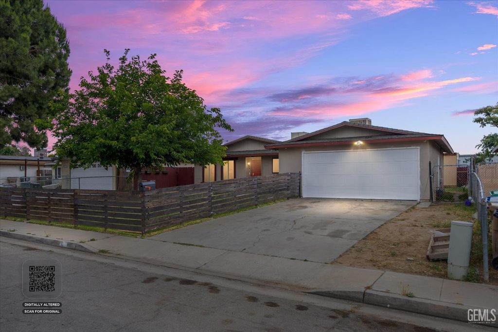 Photo of 1205 McKinley Avenue, Bakersfield, CA 93308 (MLS # 202604938)