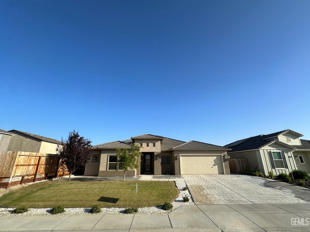 Photo of 10012 Fort Sanders Avenue, Bakersfield, CA 93311 (MLS # 202510907)