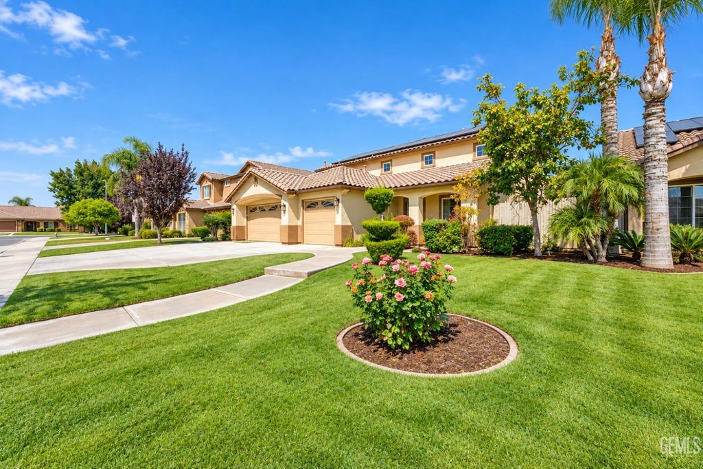 Photo of 9018 Rockaway Beach Court, Bakersfield, CA 93311 (MLS # 202610294)