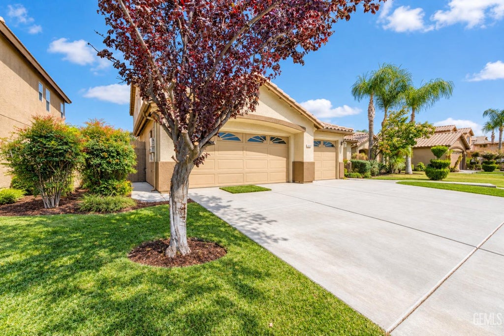 Photo of 9018 Rockaway Beach Court, Bakersfield, CA 93311 (MLS # 202610294)