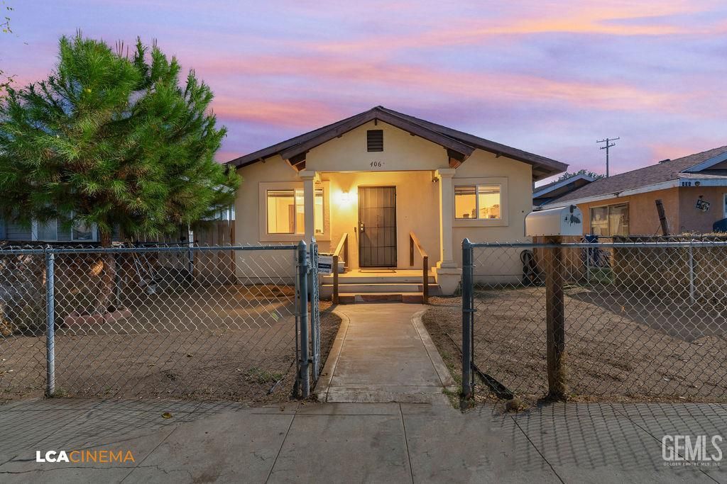 Photo of 406 K Street, Bakersfield, CA 93304 (MLS # 202512076)