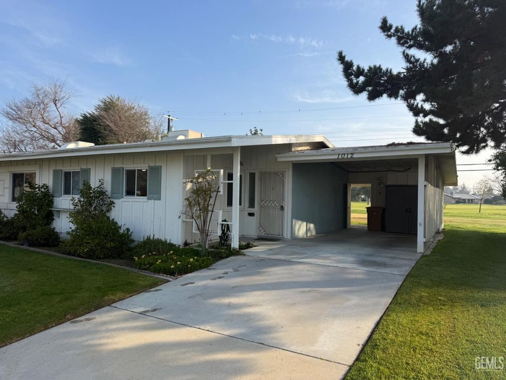 Photo of 1012 Pebble Beach Drive, Bakersfield, CA 93309 (MLS # 202601039)