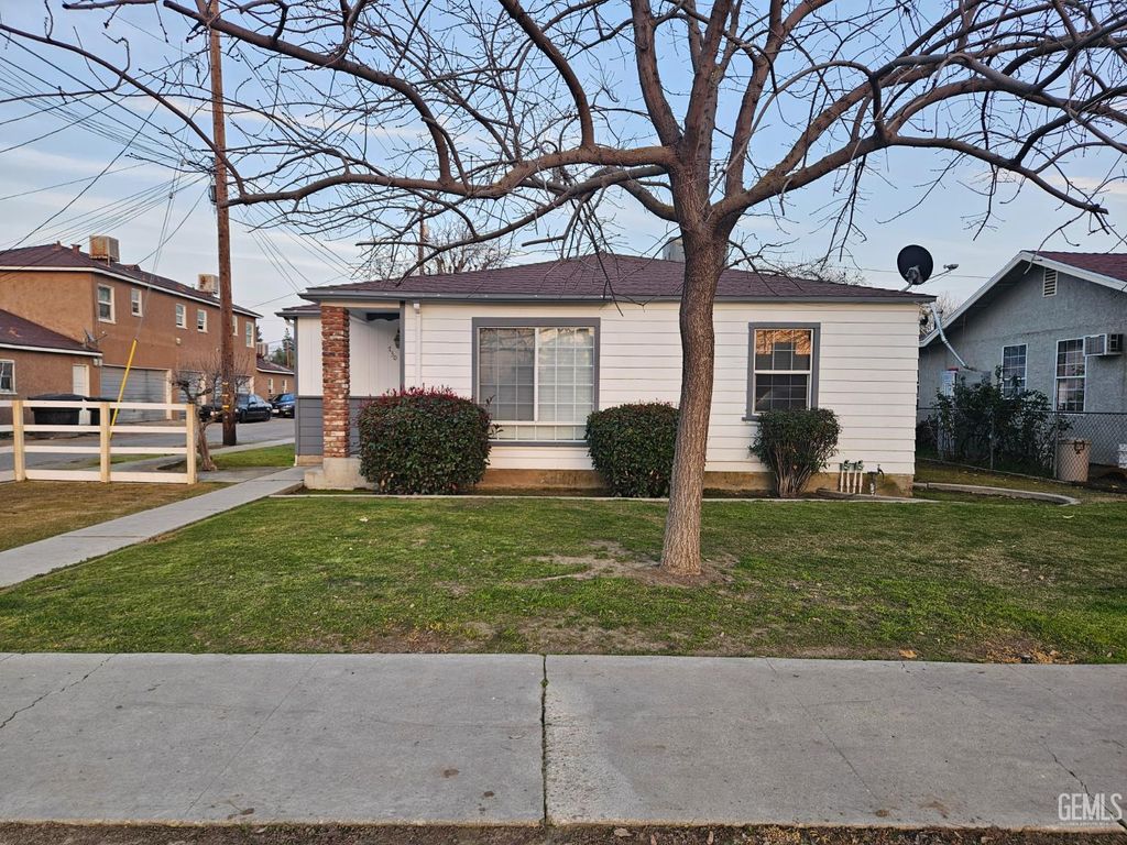 Photo of 730 Oak Avenue, Wasco, CA 93280 (MLS # 202601148)