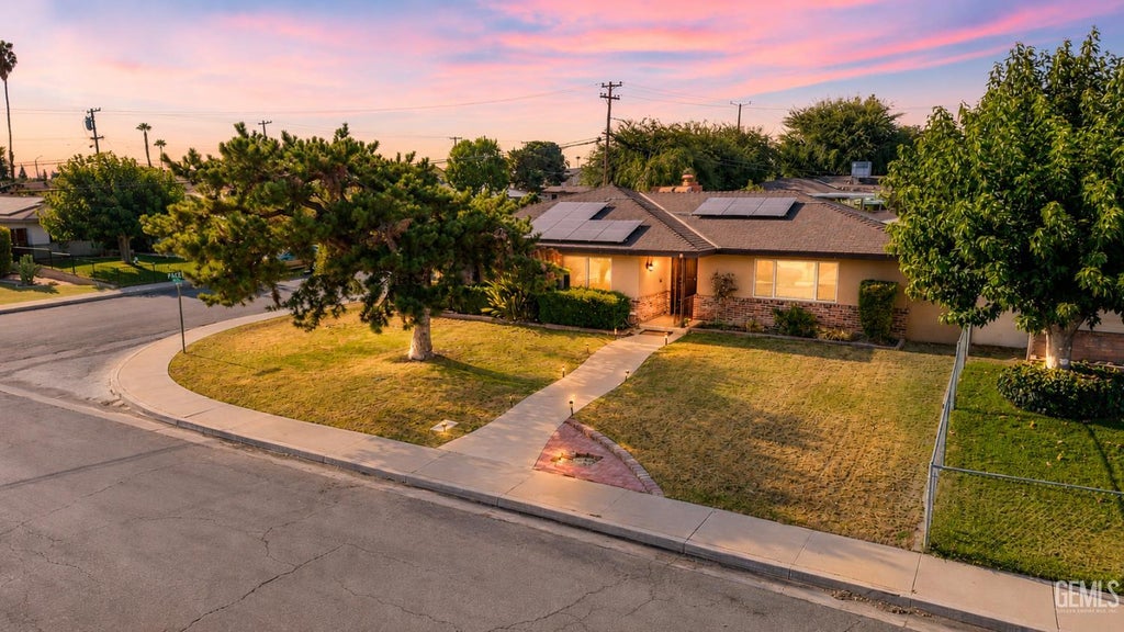 Photo of 200 Electra Avenue, Bakersfield, CA 93308 (MLS # 202607970)