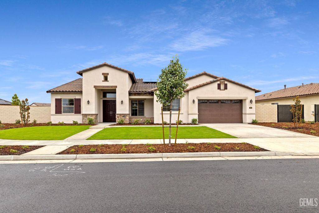 Photo of 3604 Pathway Court, Bakersfield, CA 93311 (MLS # 202510683)