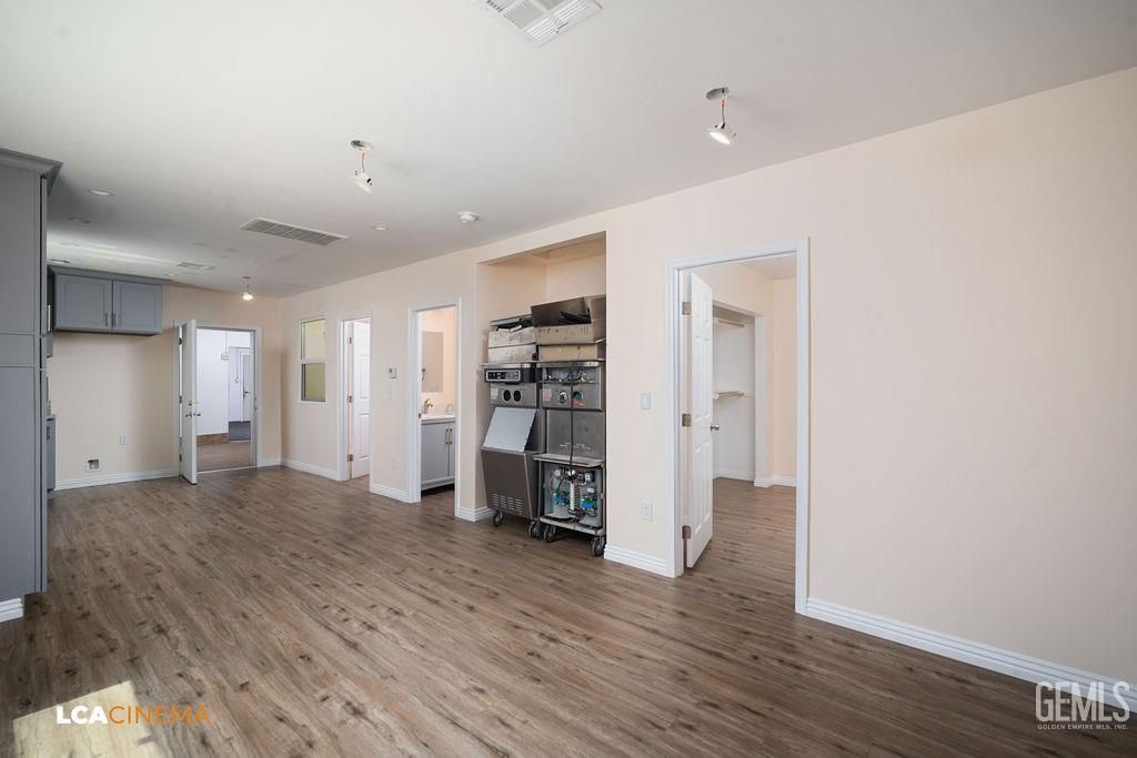 Photo of 428 Center Street #A, Taft, CA 93268 (MLS # 202511111)