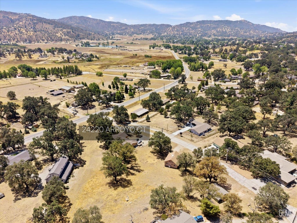 Photo of 24220 Arroyo Court, Tehachapi, CA 93561 (MLS # 202608730)
