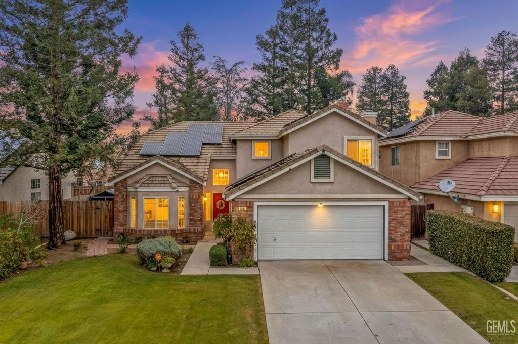 Photo of 1001 Foxcroft Lane, Bakersfield, CA 93312 (MLS # 202600218)