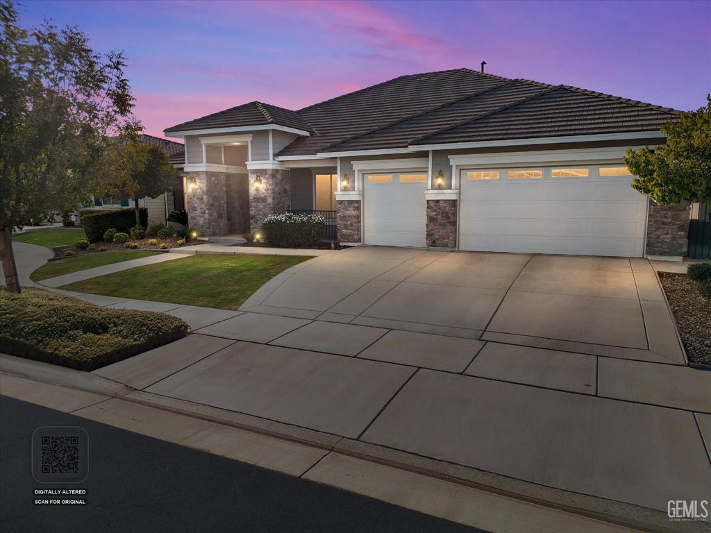 Photo of 4113 Greendale Court, Bakersfield, CA 93311 (MLS # 202610202)