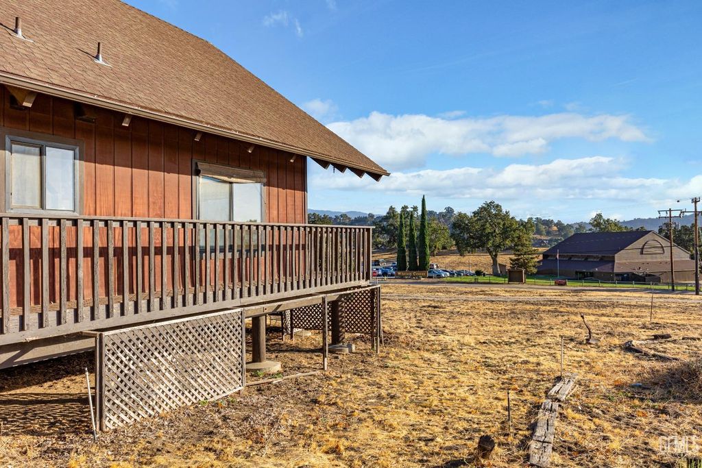 Photo of 23941 Jacaranda Drive, Tehachapi, CA 93561 (MLS # 202510174)