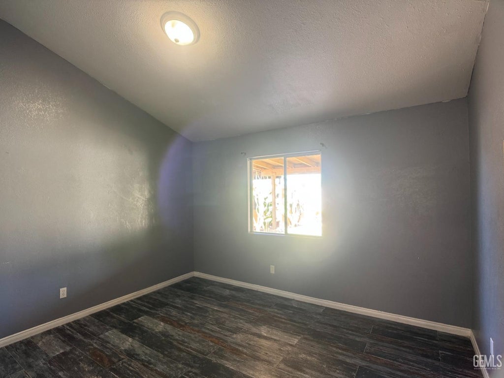 Photo of 709 Calle Del Sol Street, Bakersfield, CA 93307 (MLS # 202606447)