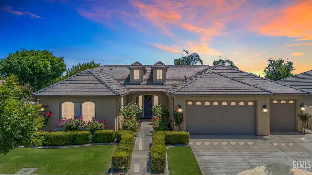 Photo of 118 Guilden Grove Way, Bakersfield, CA 93312 (MLS # 202606201)
