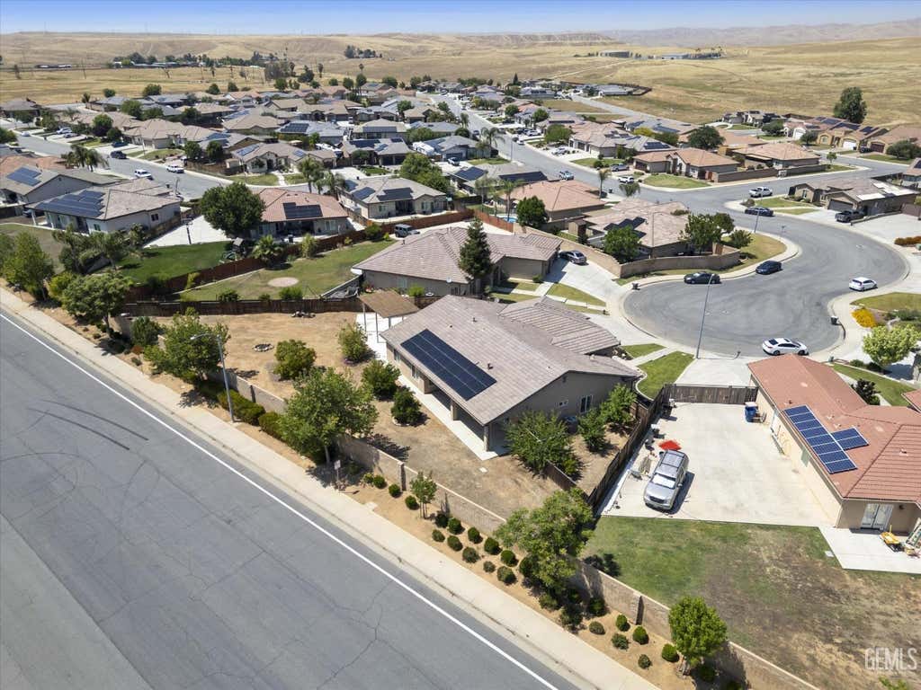 Photo of 6500 Timms Hill Court, Bakersfield, CA 93306 (MLS # 202605099)