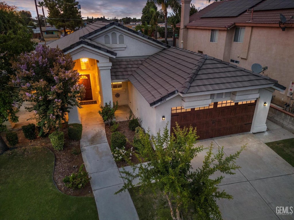 Photo of 10304 Crandon Park Drive, Bakersfield, CA 93312 (MLS # 202609741)