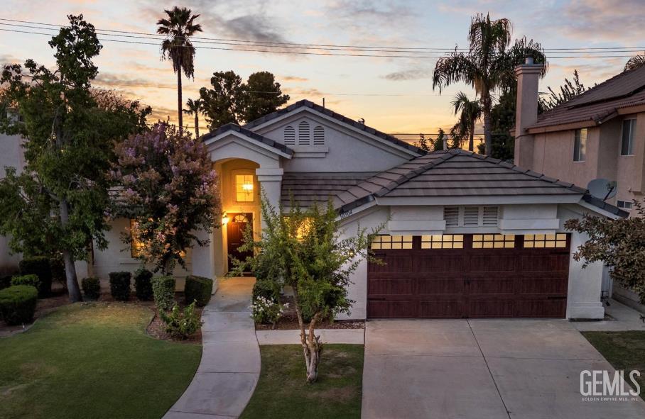 Photo of 10304 Crandon Park Drive, Bakersfield, CA 93312 (MLS # 202609741)