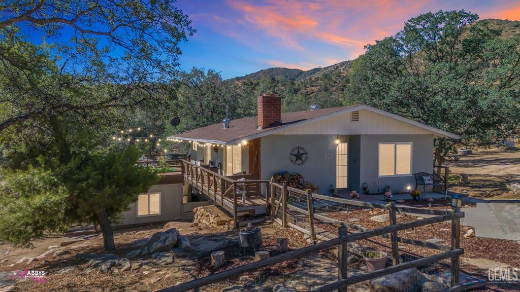 Photo of 245 Mountain Shadow Drive, Wofford Heights, CA 93285 (MLS # 202600992)