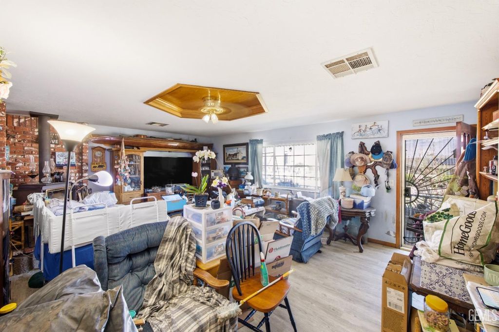 Photo of 6600 Laurel Avenue, Lake Isabella, CA 93240 (MLS # 202601750)