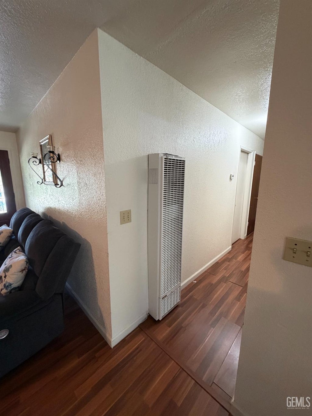 Photo of 931 E List Avenue, Exeter, CA 93221 (MLS # 202610147)