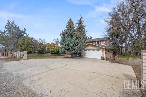 Photo of 18260 Alps Drive, Tehachapi, CA 93561 (MLS # 202609686)