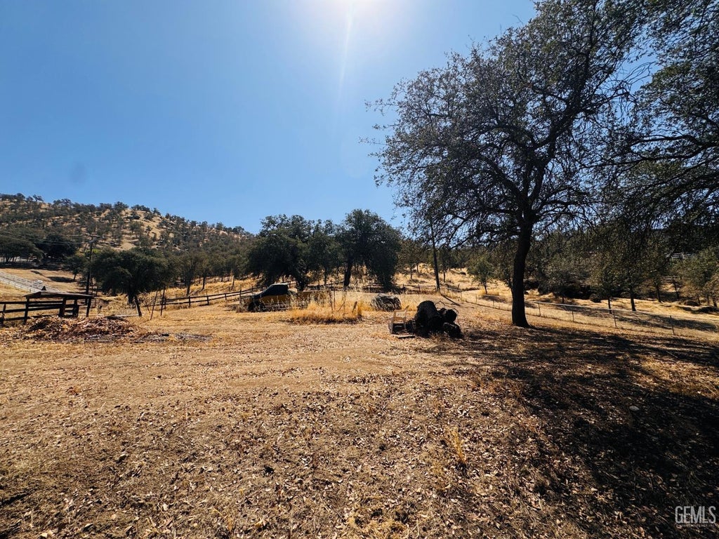 Photo of 16221 Mustang Drive, Springville, CA 93265 (MLS # 202609988)