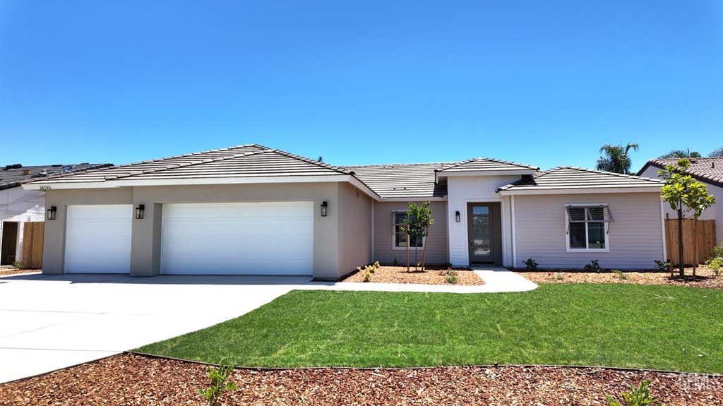 Photo of 14705 Alpenglow Street, Bakersfield, CA 93314 (MLS # 202603438)