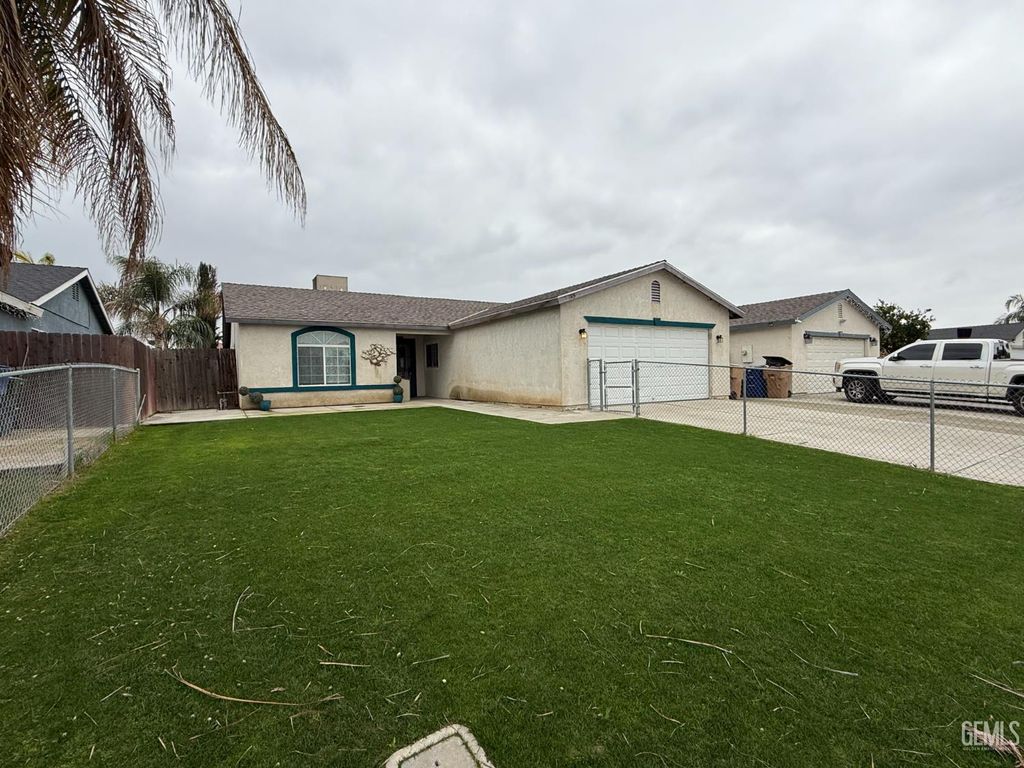 Photo of 1305 Quartz Hill Road, Bakersfield, CA 93307 (MLS # 202513819)