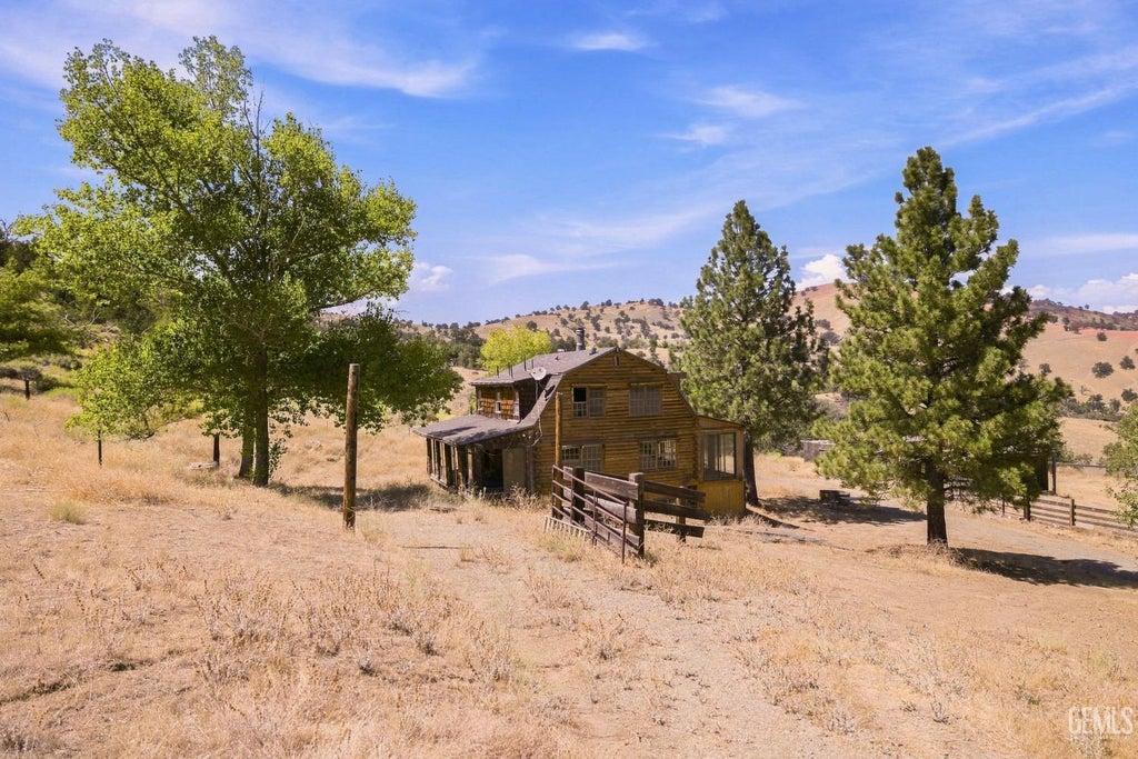 Photo of 7700 Digier Road, Lebec, CA 93243 (MLS # 202609552)