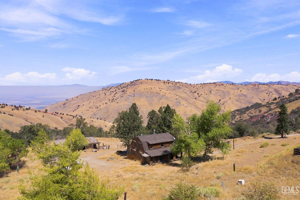 Photo of 7700 Digier Road, Lebec, CA 93243 (MLS # 202609552)