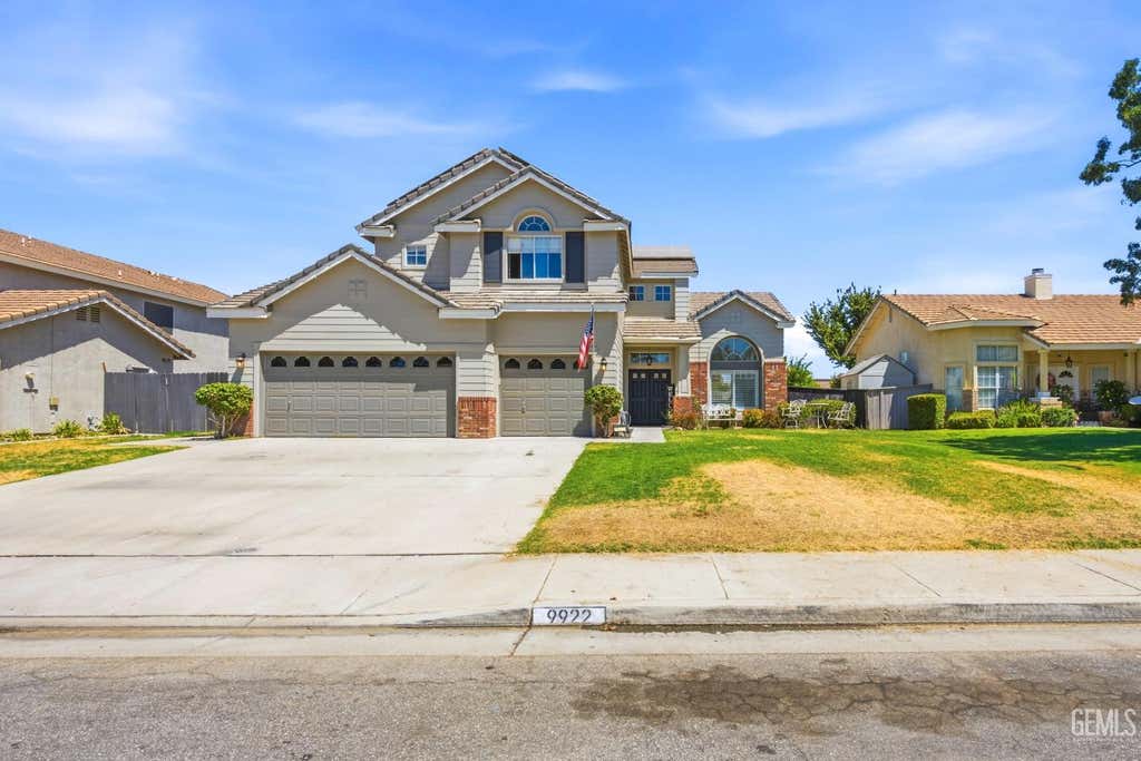Photo of 9922 Balvanera Avenue, Bakersfield, CA 93312 (MLS # 202608311)