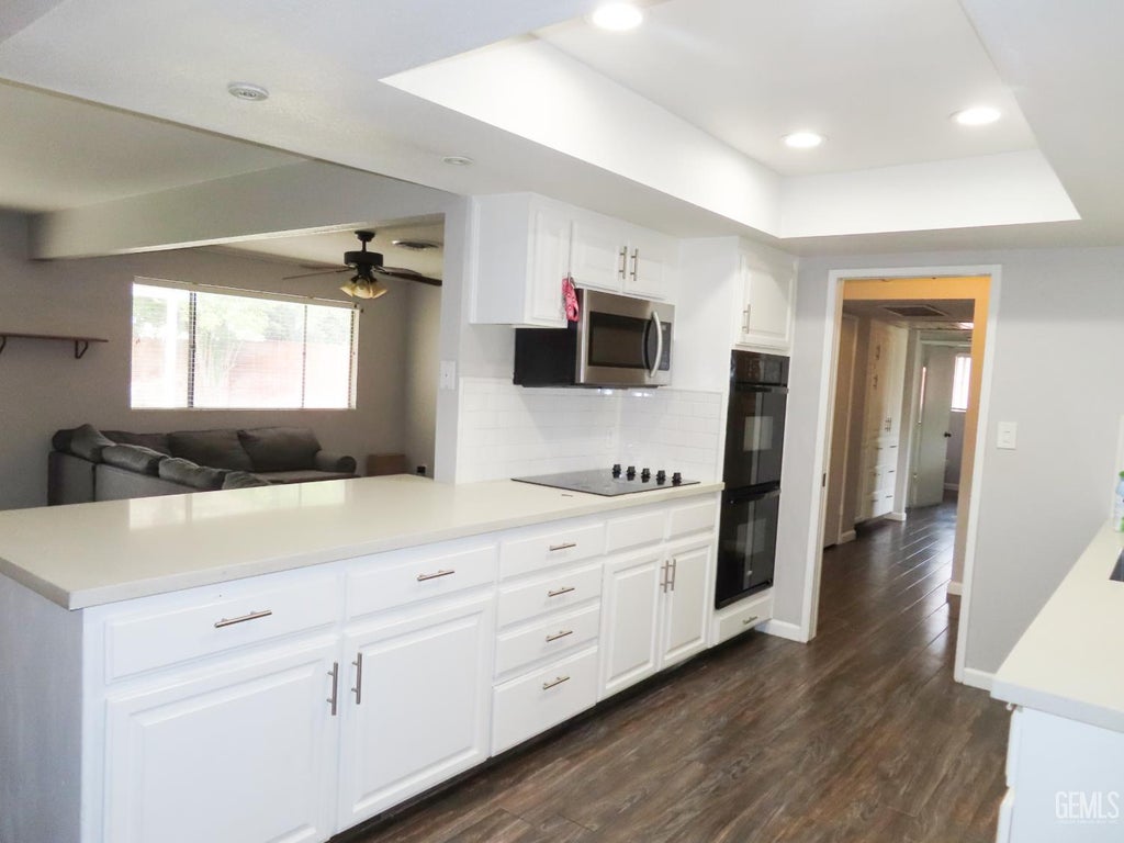 Photo of 1907 Manning Street, Bakersfield, CA 93309 (MLS # 202610094)