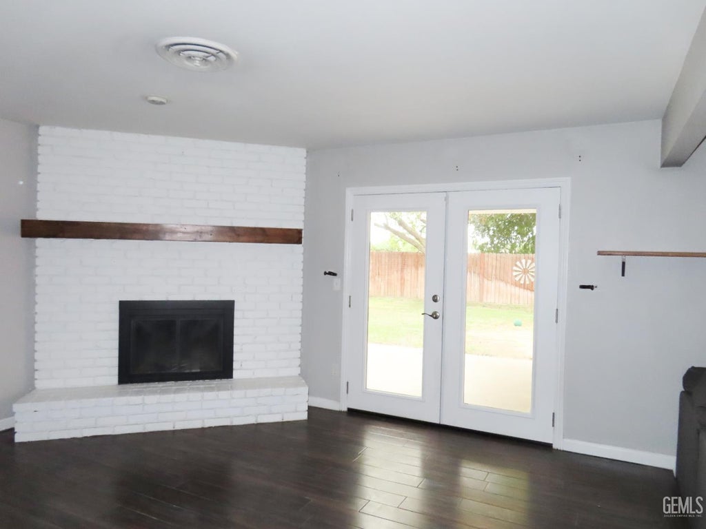 Photo of 1907 Manning Street, Bakersfield, CA 93309 (MLS # 202610094)