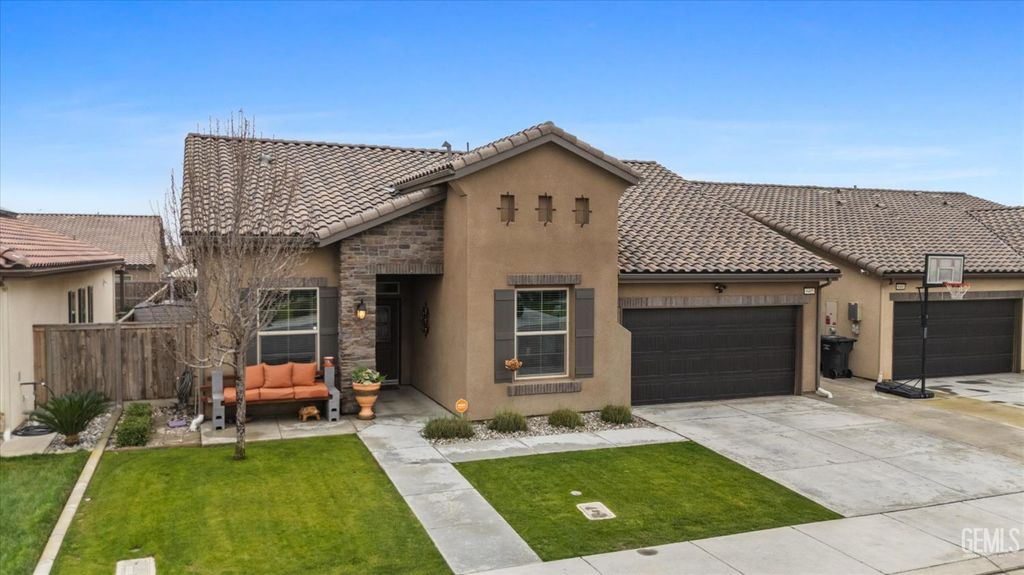 Photo of 9405 Laurel Ridge Lane, Shafter, CA 93263 (MLS # 202600633)