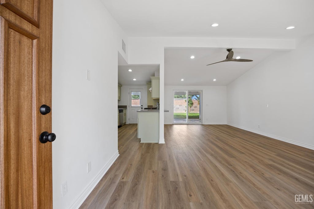 Photo of 27441 Walnut Springs Avenue, Santa Clarita, CA 91351 (MLS # 202610250)