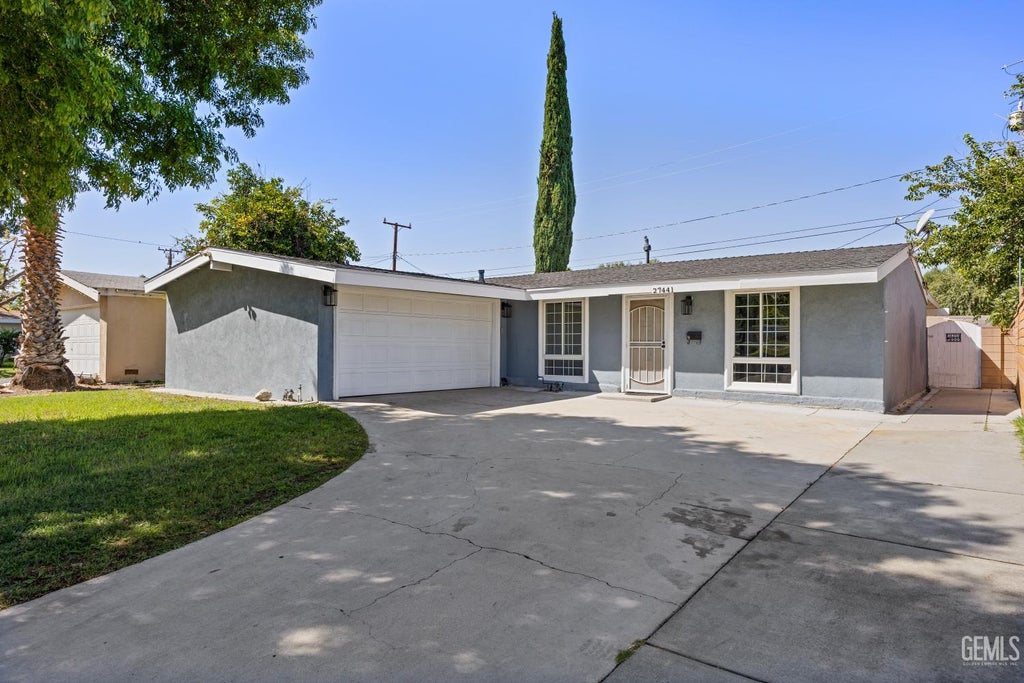 Photo of 27441 Walnut Springs Avenue, Santa Clarita, CA 91351 (MLS # 202610250)